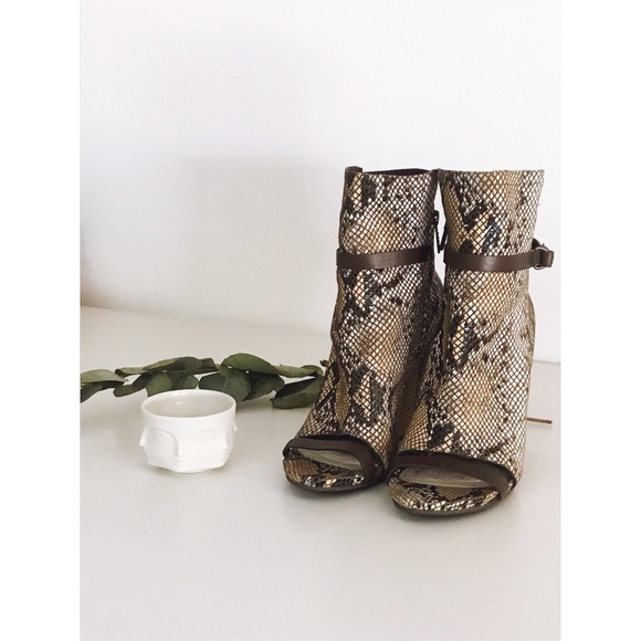 Tsubo Shoes - Tsubo snakeskin open-toe booties- mint condition!
